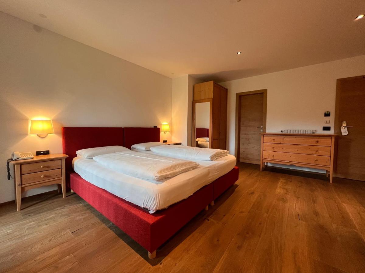 Hotel Krondlhof ブルーニコ エクステリア 写真