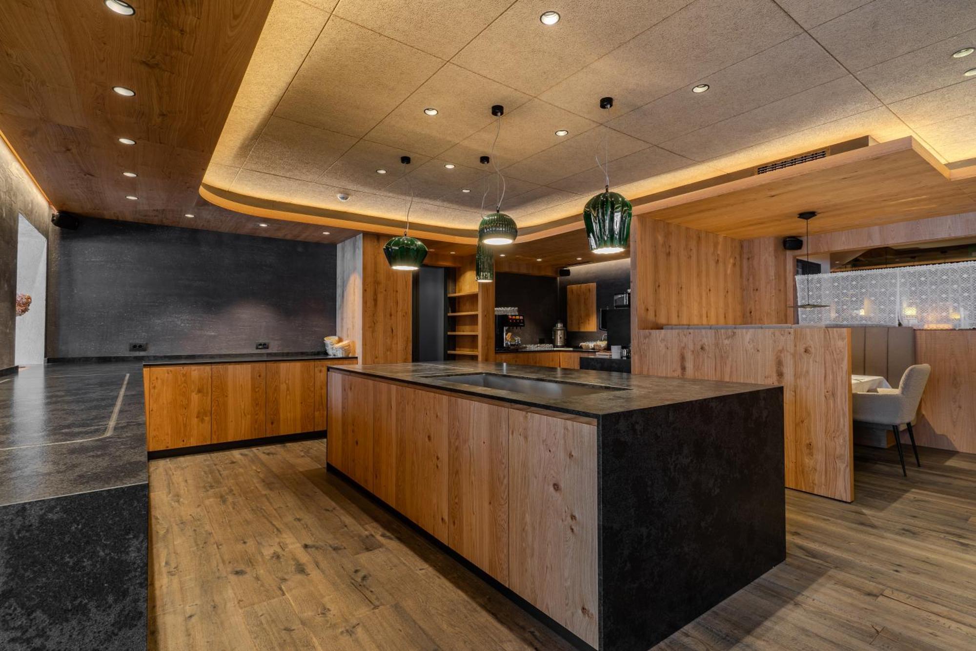 Hotel Krondlhof ブルーニコ エクステリア 写真