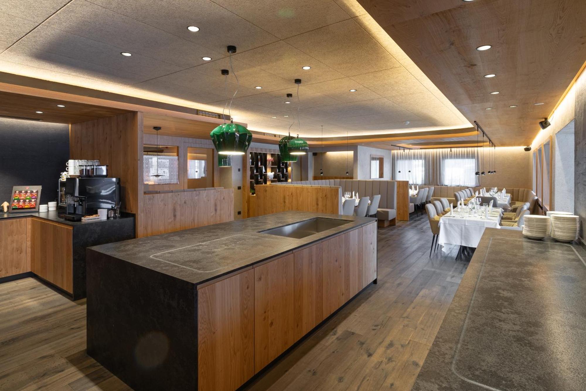 Hotel Krondlhof ブルーニコ エクステリア 写真