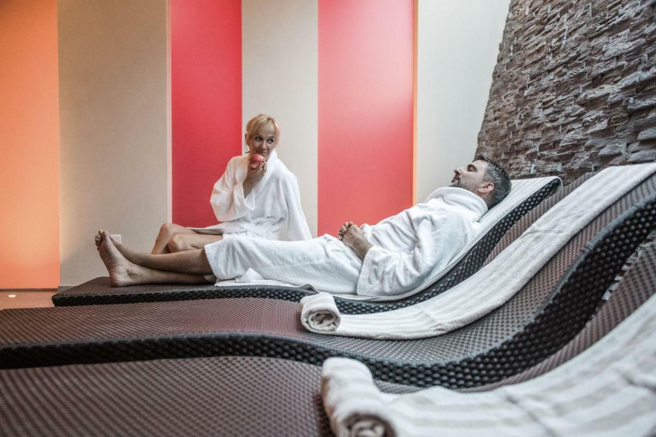 Hotel Krondlhof ブルーニコ エクステリア 写真